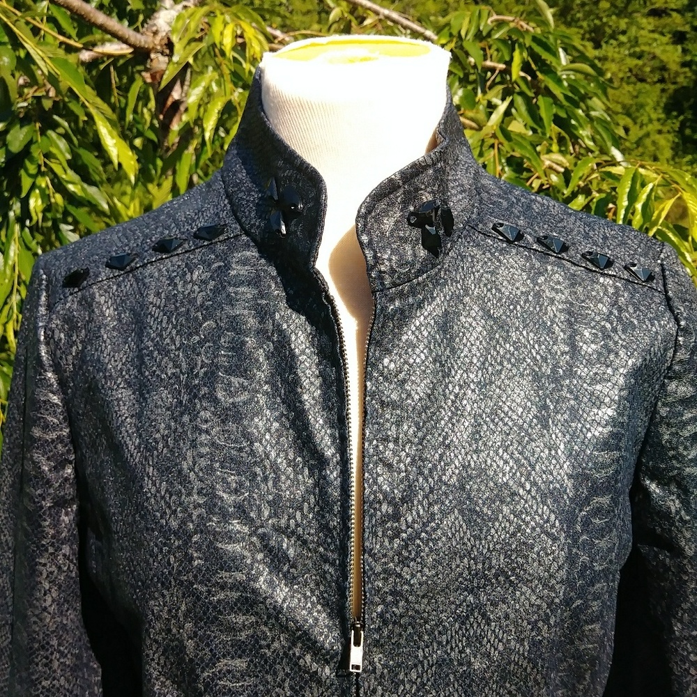 Elegant Black Textured Women's Jacket